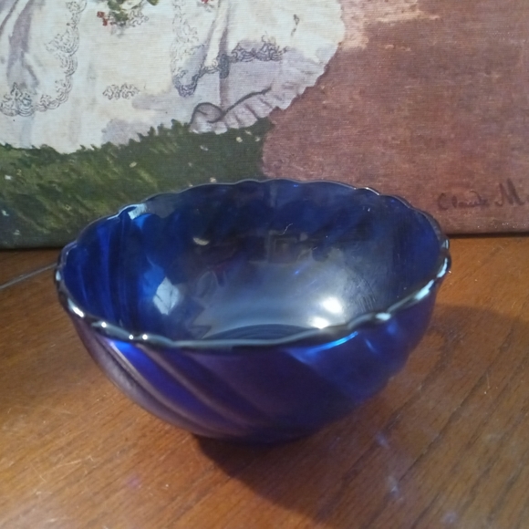 6 Cobalt Blue Bowls, Vintage Glassware, Dessert Bowl, French Glass,4.75"×2.25" - Picture 3 of 9